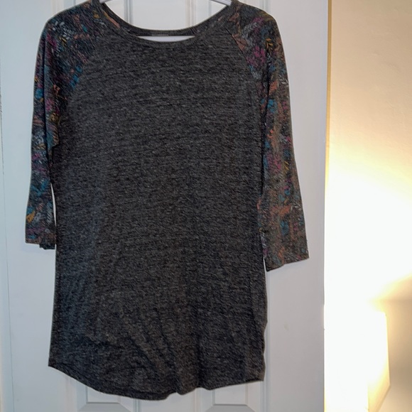LuLaRoe Tops - LuLaRoe Long Sleeve Top